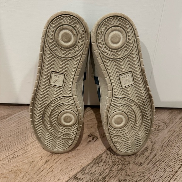 Veja V-90 women’s casual sneaker size 9 - Picture 4 of 5